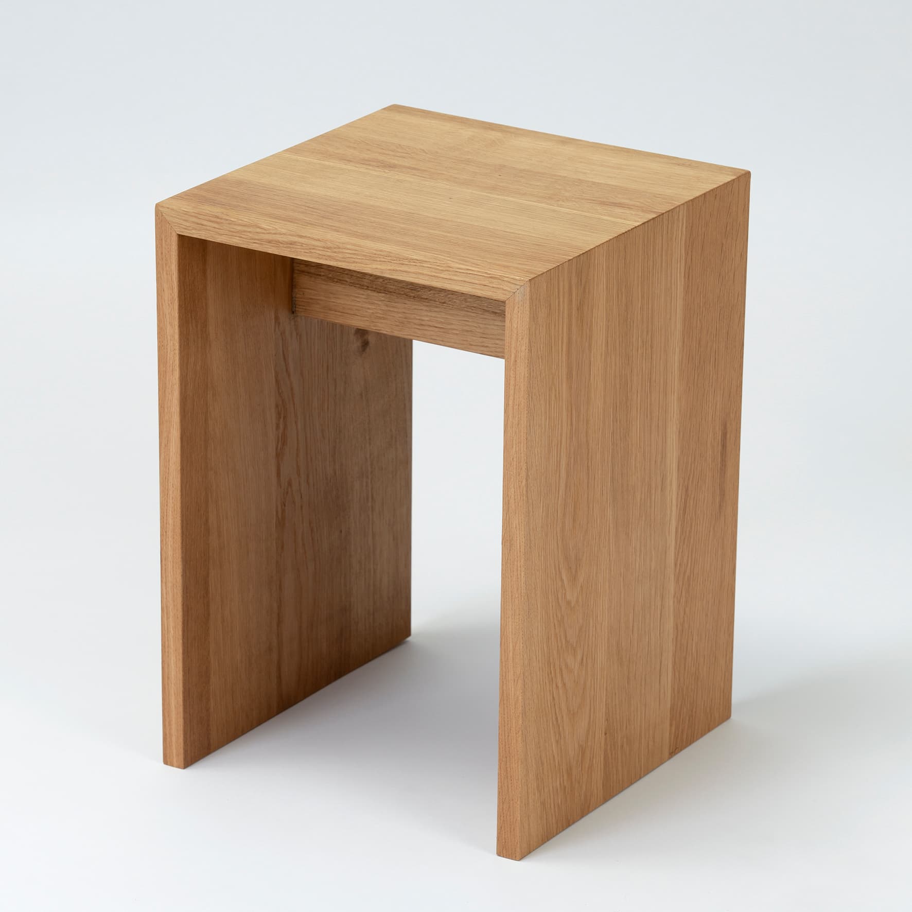 Eiken Stool