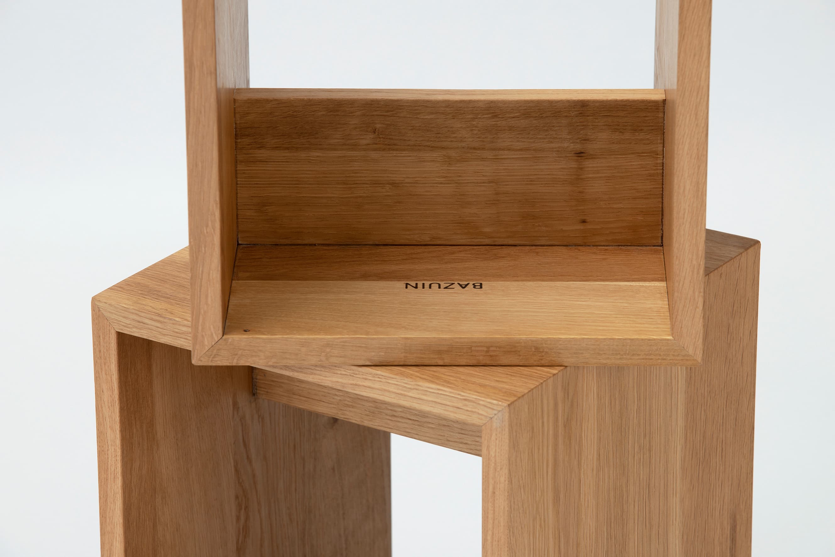 Eiken Stool